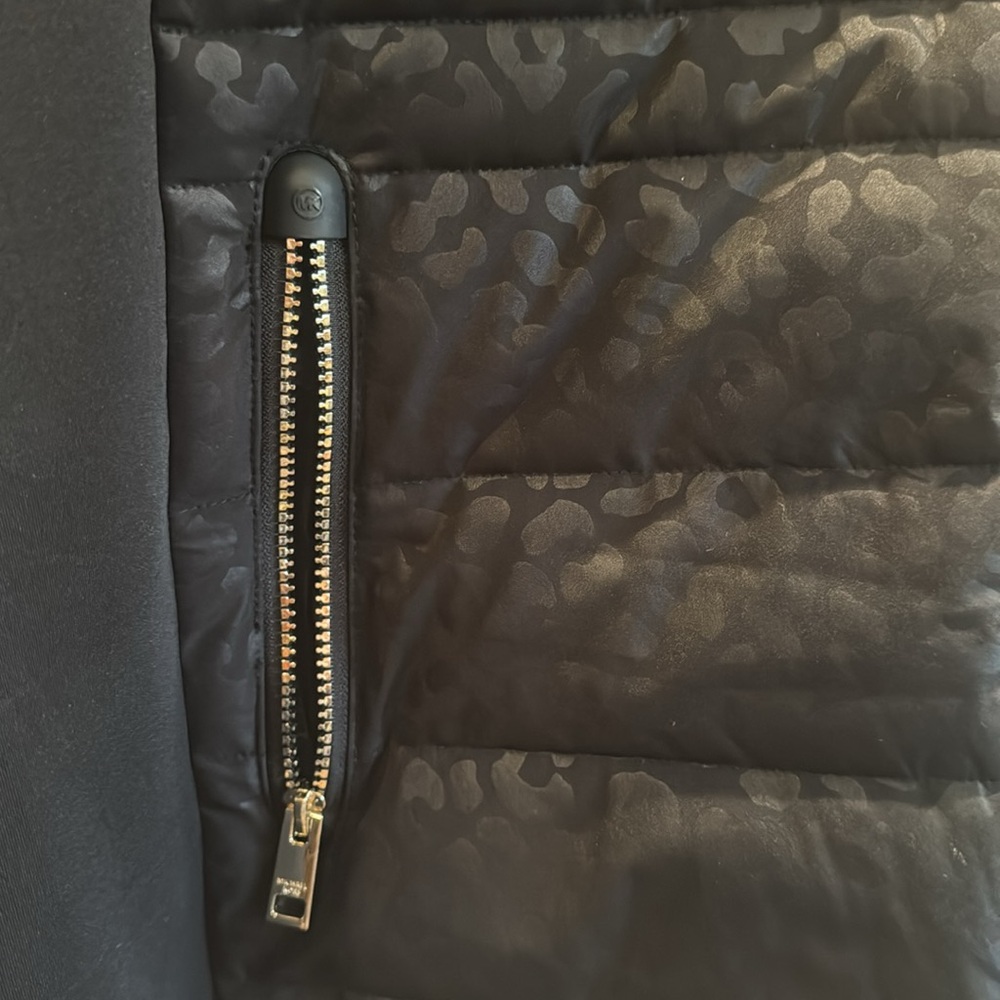 Michael Kors Black Quilted Women's Vest - Picture 3 of 11